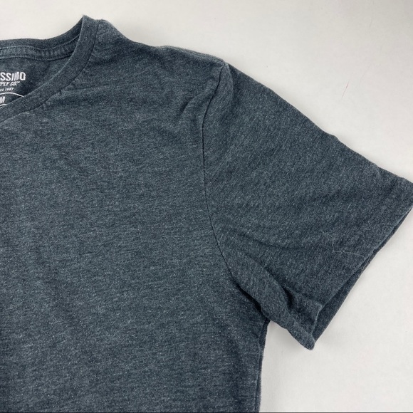 Mossimo Tshirt Womens Medium Gray Vneck Short Sleeve - Picture 4 of 7